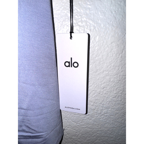 Alo All Day Short Sleeve Top in Winter Frost Color Size Small NWT - Picture 3 of 3